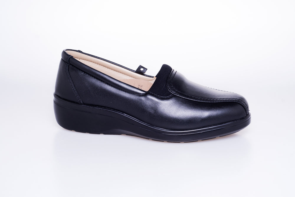 Zapatos negros, cómodos y elegantes para mujer - Modelo 7506